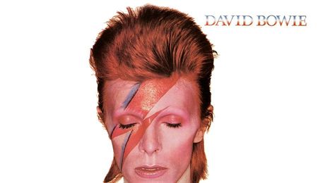 David Bowie uralja a brit zenepiacot
