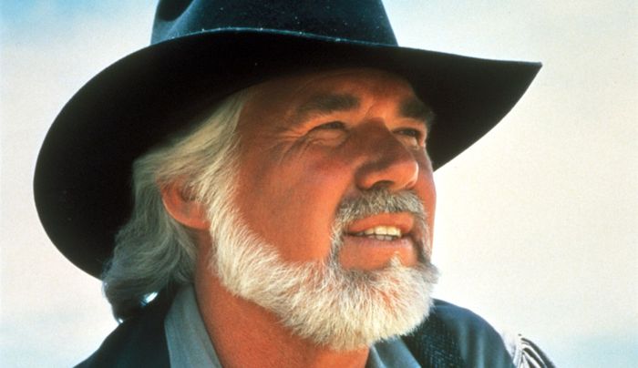 Elhunyt Kenny Rogers világhírű countryzenész