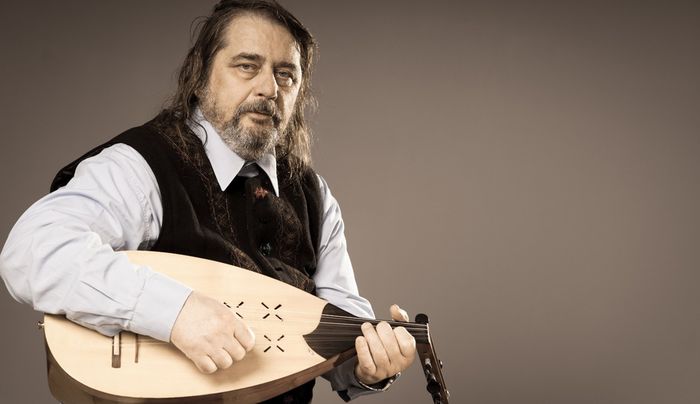 Meghalt Dinnyés József zeneszerző, énekes-gitáros