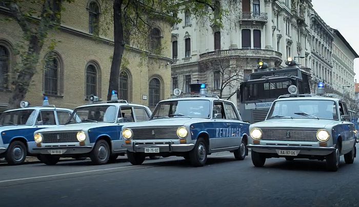 Dühödt taxisok, golyózápor, parázs hangulat - megérkezett az Oscarra nevezett Blokád új előzetese (VIDEÓ)