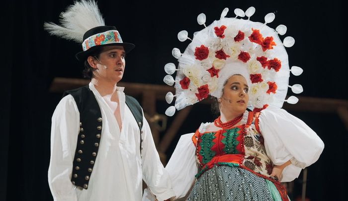 „Életem legnehezebb próbafolyamata volt a Parasztopera” – új bemutatóra készül a Thália Színház