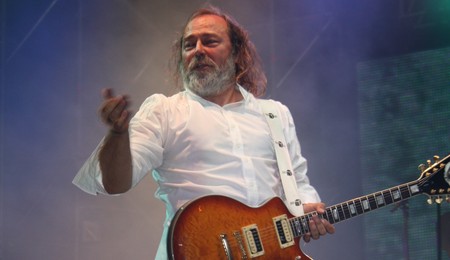 65 éves Molnár György, az Omega gitárosa
